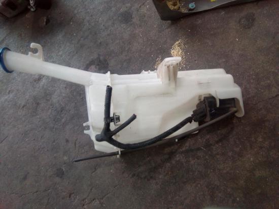hyundai I20 WASHER BOTTLE 