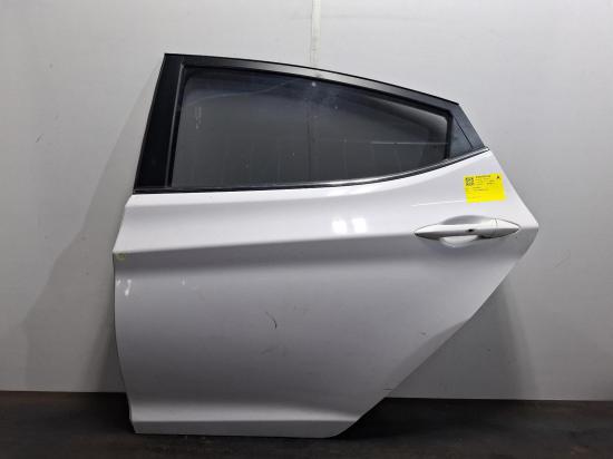 hyundai elantra LEFT RAER DOOR 
