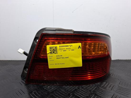 toyota avalon RIGHT TAILLIGHT 