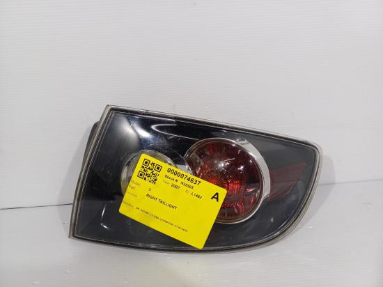 mazda 3 RIGHT TAILLIGHT 