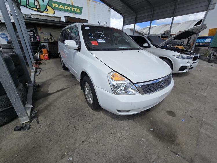 kia Grand Carnival VQ SI Dec 2013 Parts & Wrecking