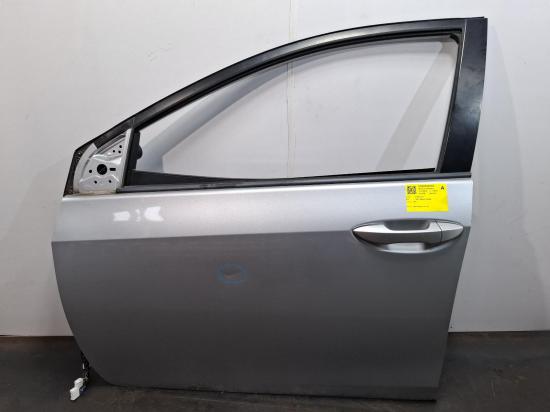 toyota Corolla ZRE172R Dec 2016 LEFT FRONT DOOR 