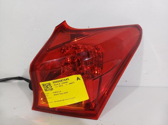 toyota Corolla ZRE182R Aug 2013 RIGHT TAILLIGHT 