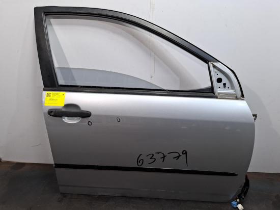 toyota Corolla ZZE122R Jul 2002 RIGHT FRONT DOOR 