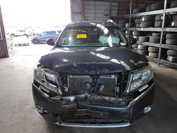 nissan Pathfinder ST Mar 2015 Parts & Wrecking