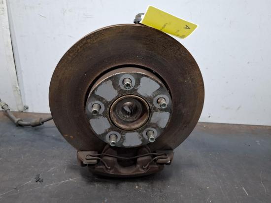 mazda 3 LEFT FRONT HUB ASSEMBLY 
