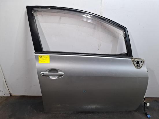 toyota Corolla ZRE152R May 2007 RIGHT FRONT DOOR 