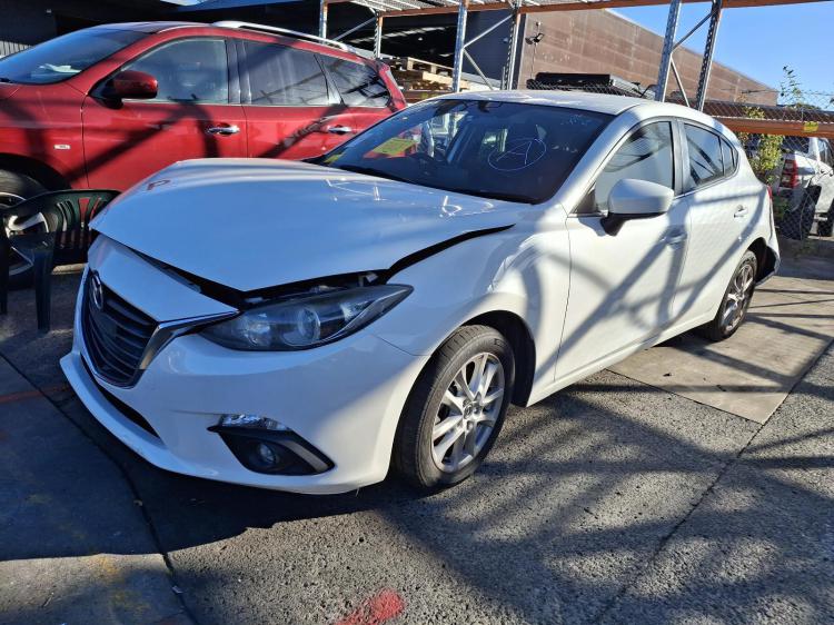 mazda 3 TOURING Oct 2015 Parts & Wrecking