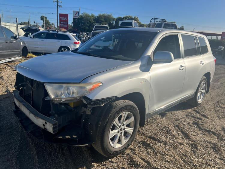 Toyota Kluger 2013