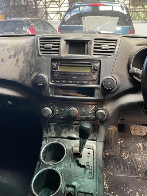Toyota Kluger 2010