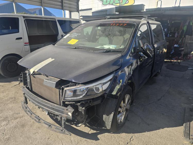 Kia Carnival 2015
