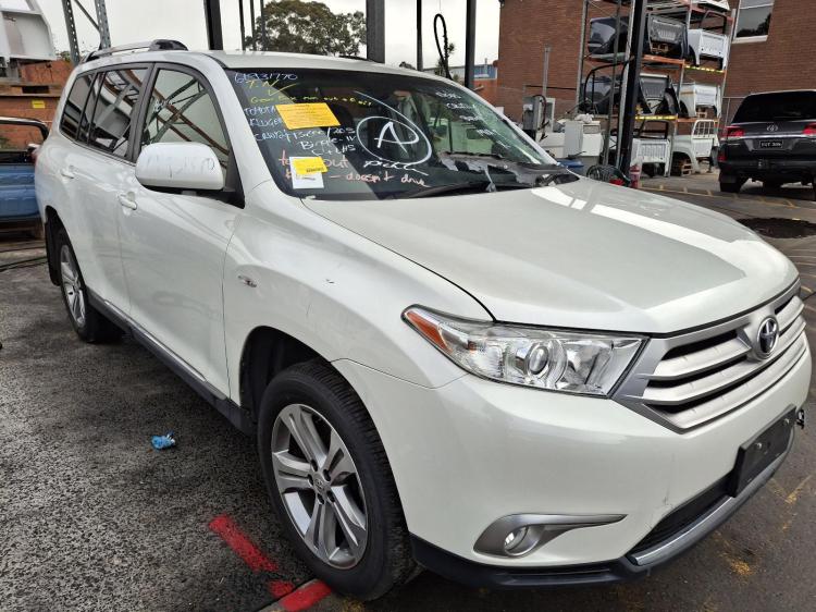 Toyota Kluger 2014 image