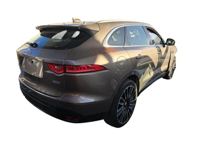 Jaguar F Pace 2016