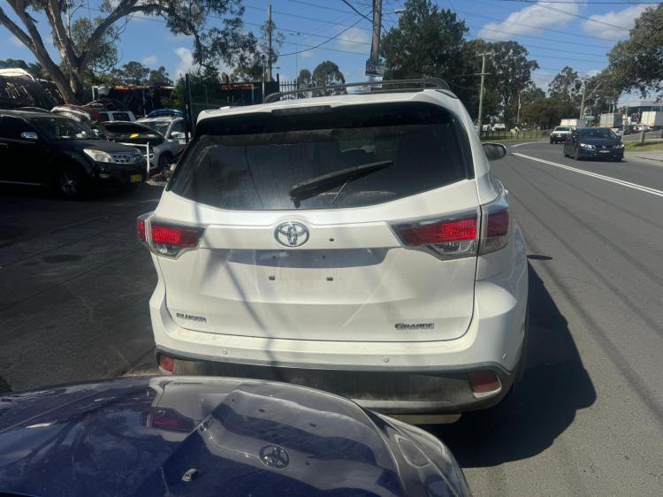 Toyota Kluger 2015