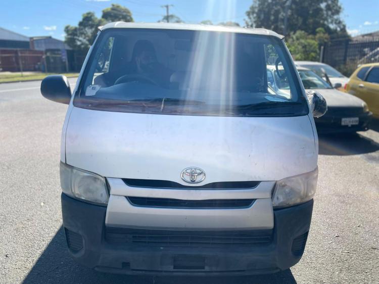 Toyota Hiace 2015