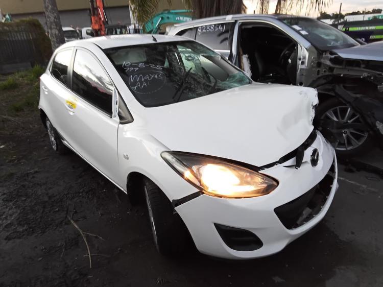 Mazda 2 2011