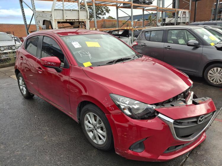 Mazda 2 2015