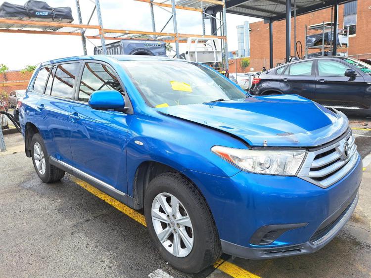Toyota Kluger 2013