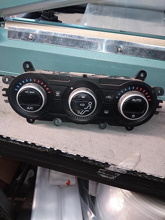 ford Ranger 2012 HEATER/ AC CONTROLS