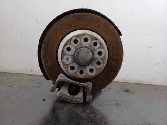 audi Q3 8U May 2017 LEFT EAR HUB ASSEMBLY