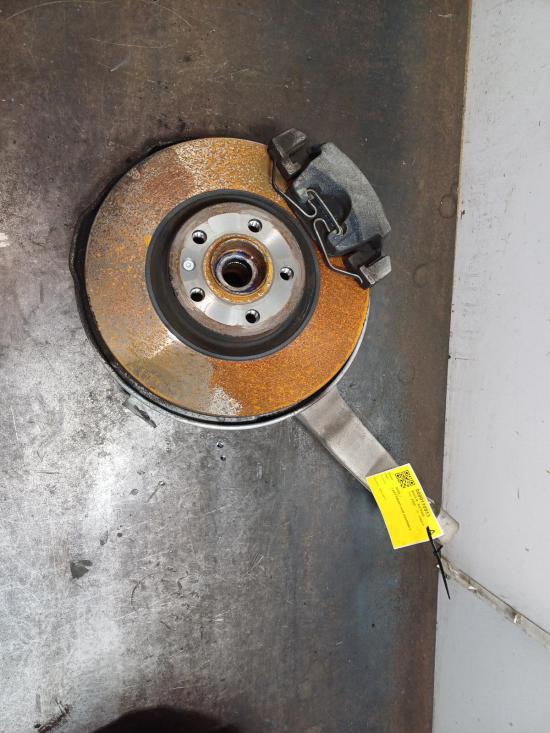 volvo Xc60 May 2022 LEFT FRONT HUB ASSEMBLY