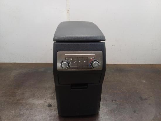 toyota Kluger GSU40R Nov 2013 CONSOLE