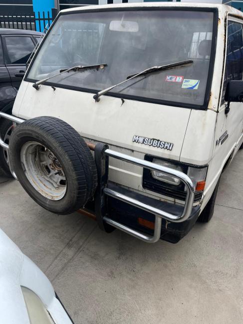 Mitsubishi L300 Van 1984