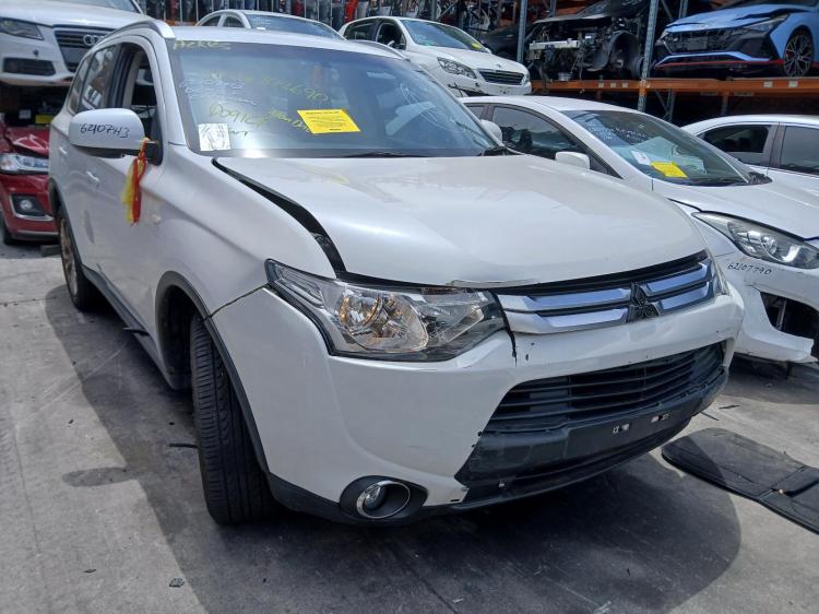 Mitsubishi Outlander 2014