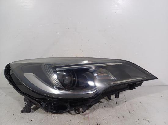 holden Astra 2017 RIGHT HEADLAMP 