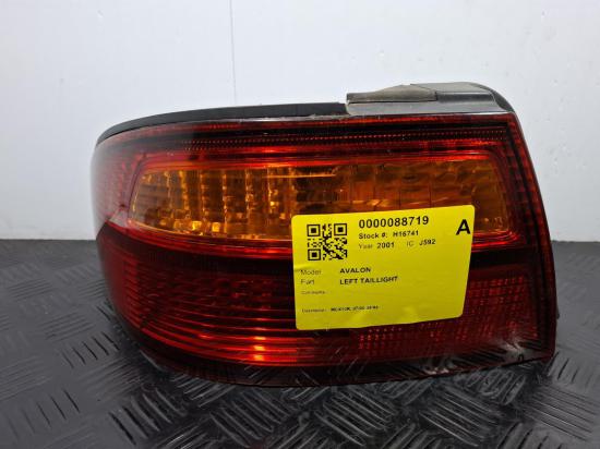 toyota Avalon 2001 Left Taillight 