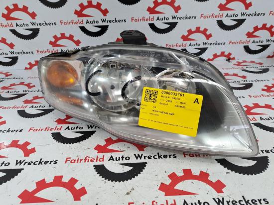 audi A4 Dec 2005 RIGHT HEADLAMP 