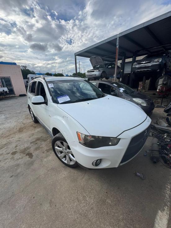 Mitsubishi Outlander 2011