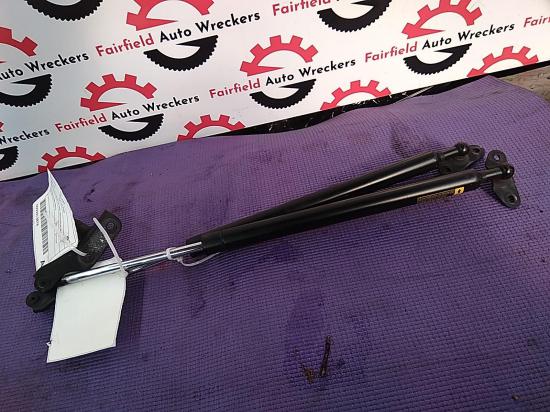 toyota Kluger 2011 HATCH STRUT 