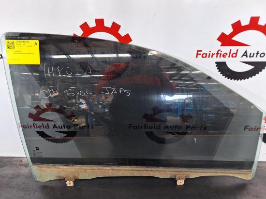 holden Colorado 2017 RIGHT FRONT DOOR WINDOW 