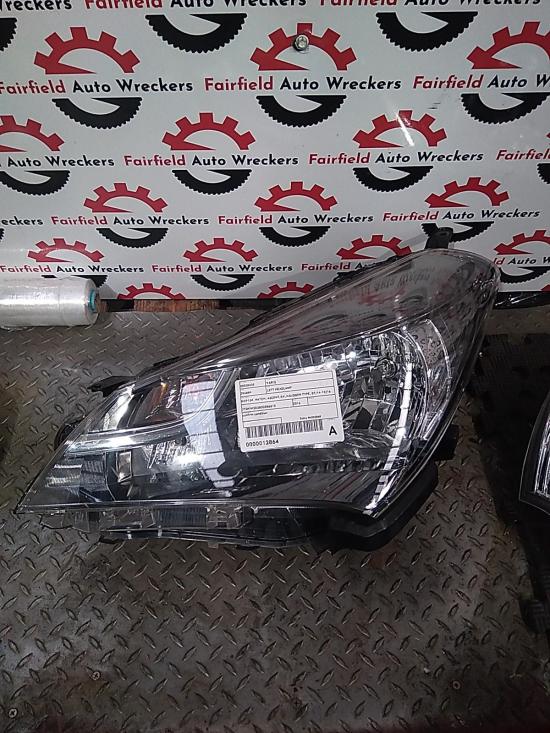 toyota Yaris 2016 LEFT HEADLAMP 