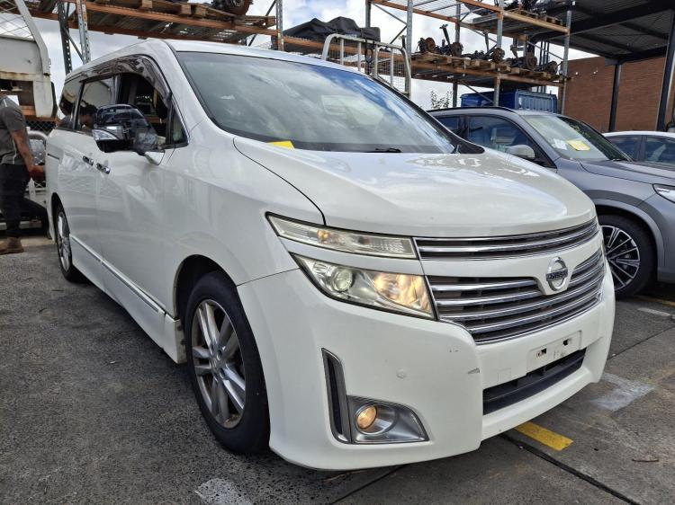 Nissan Elgrand 2011