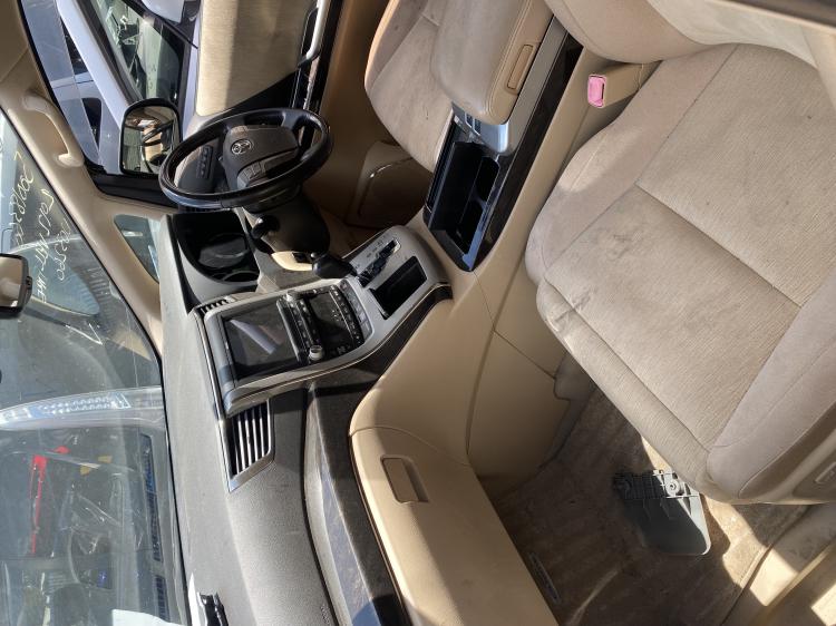 Toyota Vellfire 2010