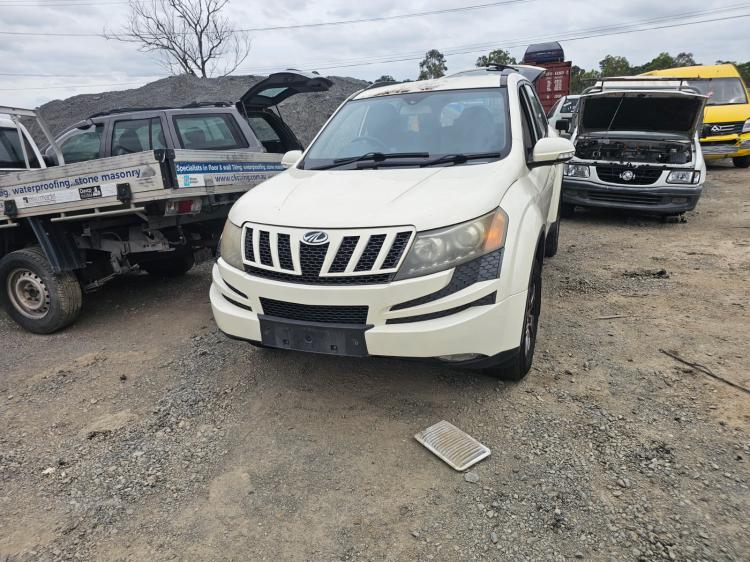 Mahindra Xuv500 2015