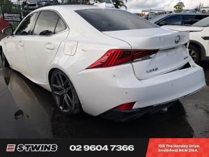 Lexus IS300 2019