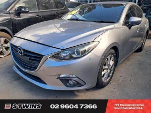 Mazda MAZDA3 2015