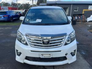 Toyota Alphard 2013