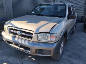Nissan Pathfinder 2000