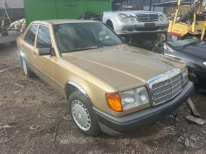 Mercedes Benz 300E 1986