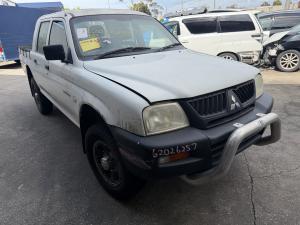 Mitsubishi Triton 2003