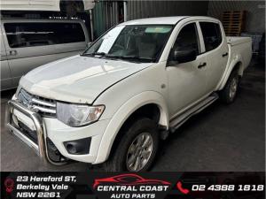 Mitsubishi Triton 2013