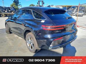 Genesis GV70 2025