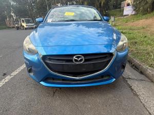 Mazda 2 2015