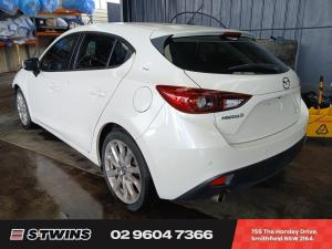 Mazda MAZDA3 2015