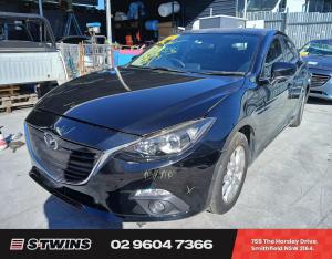 Mazda MAZDA3 2015