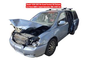 Kia Grand Carnival 2012